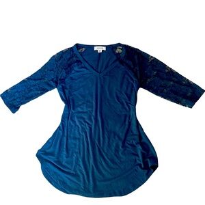 Three fourths lace sleeved blue top